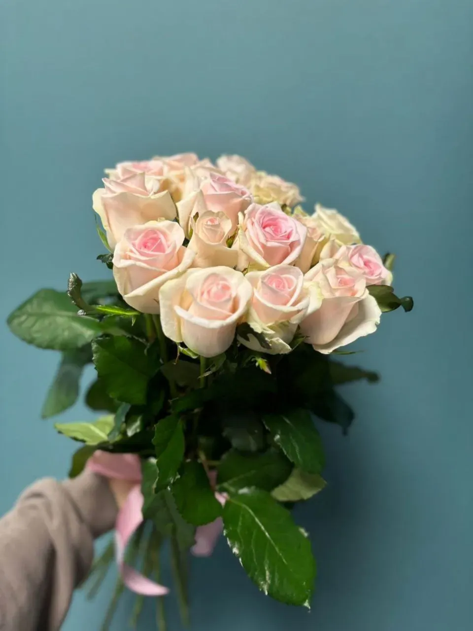 Букет из 15 нежно-розовых роз