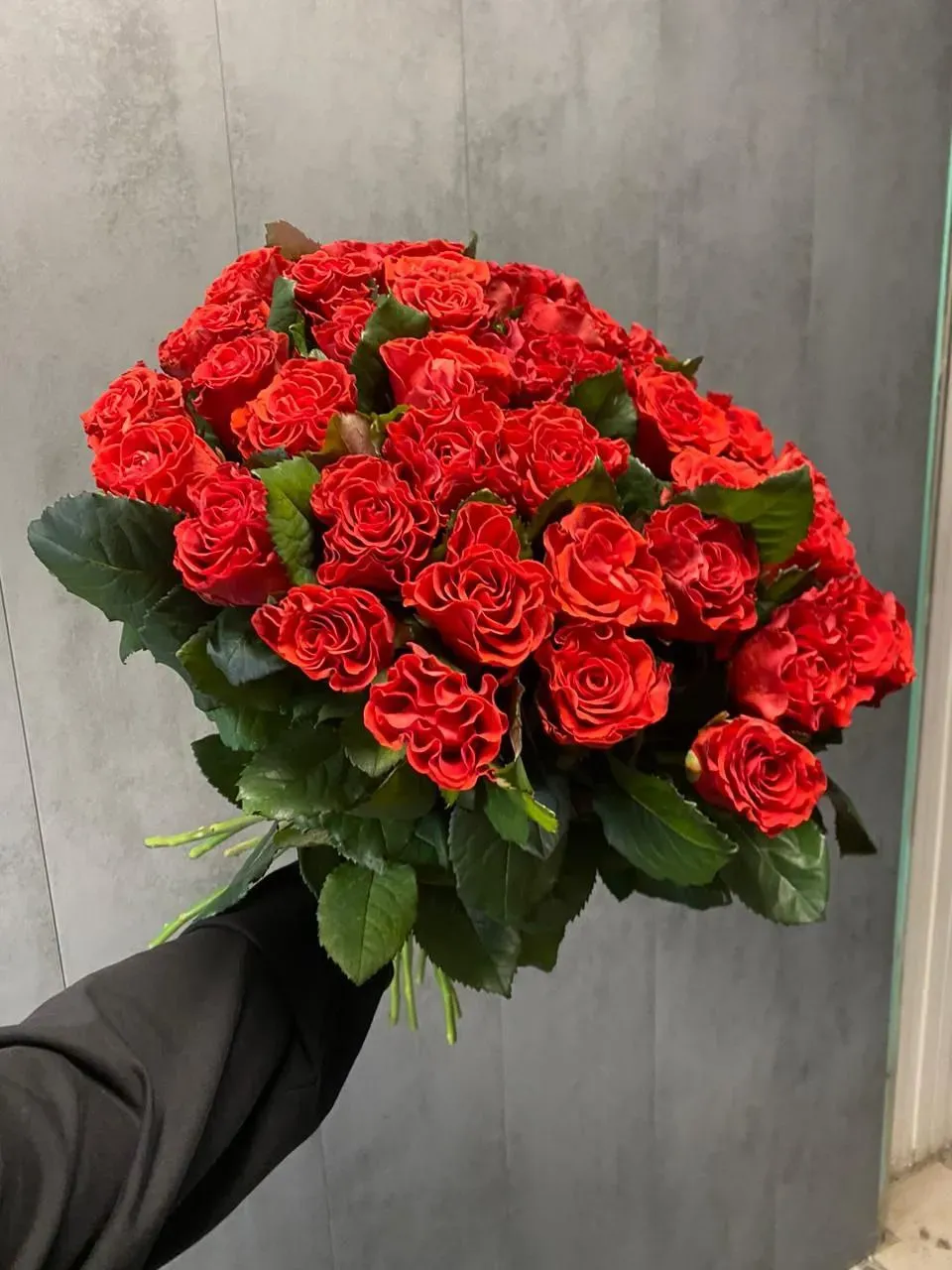 Букет из 51 пионовидной розы